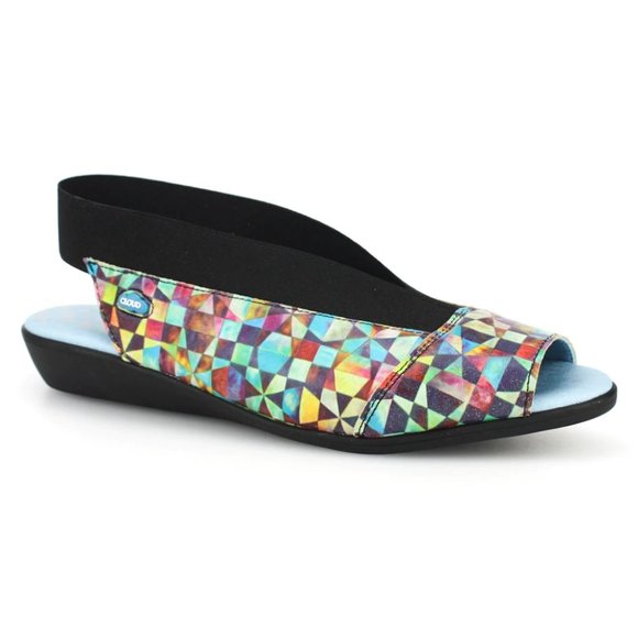 Shoes - Sold!!!!!!!!!!NWOB CALIBER MYSTERE Cloud brand psychedelic print leather sandals